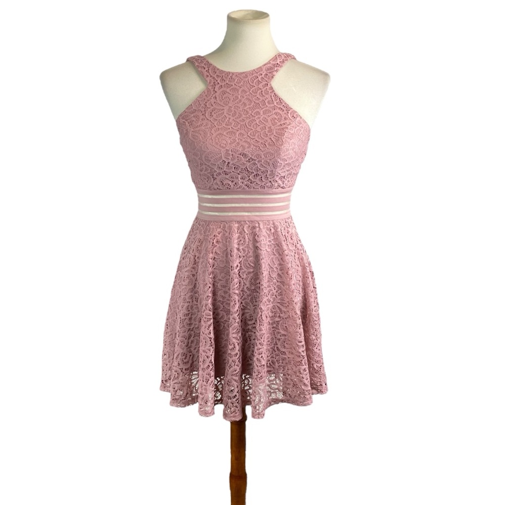 Woman’s City Studio blush pink lace overlay sleeveless dress size 5